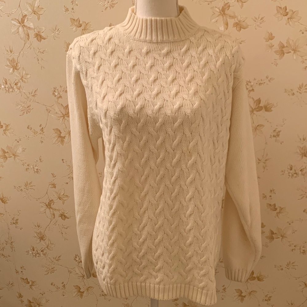 Classic Cream Cable Knit Sweater Medium